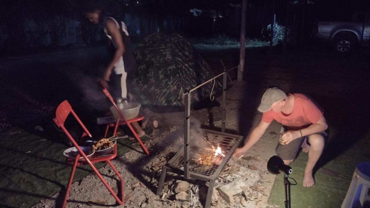 Mae Sot Commune Exterior foto